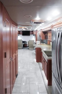 Autocaravana Tiffin A-L-L-E-G-R-O BUS 40AP 605HP del año 2017 lista para la venta - Product Image 5