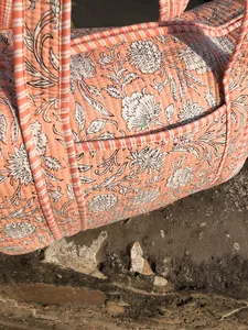 Bolso Tote de algodón acolchado con estampado de bloques hecho a mano indio estilo lona para mujer, ideal para compras, viajes, uso diario, pedidos a granel - Product Image 4