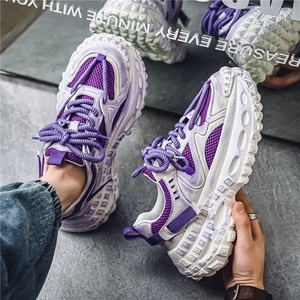 Chaussures de <span class=keywords><strong>tennis</strong></span> de course respirantes en maille pour hommes baskets décontractées à plateforme et à la mode baskets épaisses en caoutchouc à lacets chaussures à talons compensés - Product Image 4