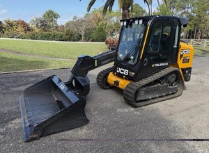 รถตักตีนตะขาบขนาดเล็ก JCB พร้อมบุ้งกี๋ไฮดรอลิก สีเหลือง เครื่องยนต์ดีเซล 75 กิโลวัตต์ น้ำหนัก 3500 กิโลกรัม กำลังขุดสูง - Product Image 3