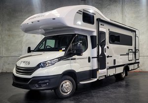 Autocaravana Plegable de Lujo de 6m, Expandible, para 4 Personas, Impermeable, Ligera, Solar, 4x4, Moderna, con Una Habitación, Aire Acondicionado, 3500kg - Product Image 2