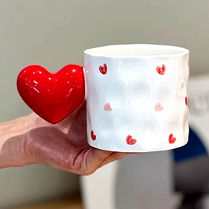 2024 tasses en gros en vrac sublimation inspirant peint à la main personnalisé 3d céramique mignon rouge amour poignée café coeur tasse pour les filles - Product Image 1