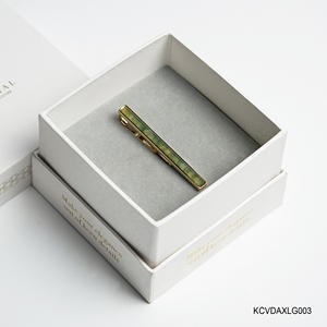 Pince à cravate pour homme en agate verte facettée plaquée or 18 carats de qualité supérieure - KCVDAXLG003 |   Collection Tinh Vu |   Vietnam - Product Image 5