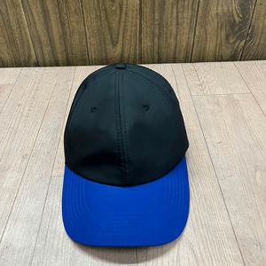 Casquette de baseball unisexe 6 panneaux, noir et bleu contrasté, ajustée, décontractée, en sergé de polyester uni, pour adulte, toutes saisons - Product Image 6
