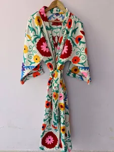 Kimono indien brodé à la main d'excellente qualité pour femmes 100% coton longueur au sol veste d'hiver avec taille naturelle - Product Image 5