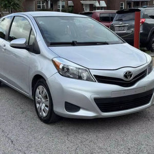 Voiture d'occasion de qualité et abordable, Toyota Yaris 3 portes 2014, conduite à gauche - Product Image 1