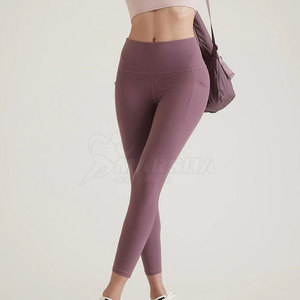Leggings pour femmes sur mesure en gros, leggings pour femmes fabriqués par des professionnels, style unique, leggings pour femmes de haute qualité - Product Image 2