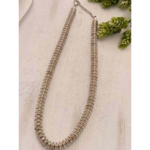 Collier en argent sterling fait main avec perles, par Navajo, bijoux traditionnels uniques - Product Image 4