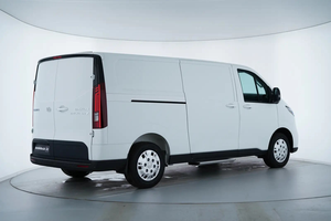 MA XUS Hiace 7 L2 3.5t 5J 2023, Volante a la Izquierda, Automático, Motor Turbodiésel, Nuevo, Sin Accidentes, Bajo Kilometraje, Muy Limpio, Euro 3 - Product Image 2