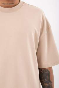 T-shirt basique à épaules tombantes pour hommes 2025 coupe surdimensionnée ourlet incurvé couleur personnalisée haute qualité % 100 coton décontracté Streetwear OEM - Product Image 3