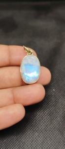 Lote al por mayor de collares con colgante hecho a mano para mujer, con piedra lunar arcoíris natural, cristal y dijes chapados en oro de latón. - Product Image 4