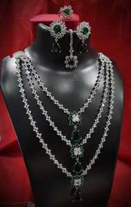 Ensemble de collier en couches de diamants américains de haute qualité en argent polonais avec boucles d'oreilles et Maang Tikka pour les bijoux de mode de fête - Product Image 3