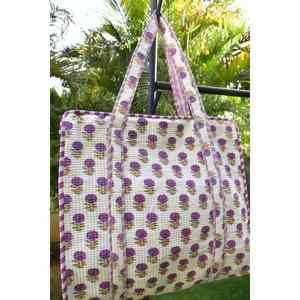 Sac fourre-tout à fermeture éclair Lavender Buti avec broderie, design à panneaux brodés à la main, style bohème, réutilisable, en toile et doublure en coton - Product Image 2