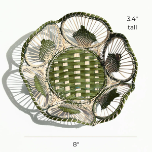 Plateau en bambou tissé à la main (forme ronde) avec motif floral détaillé pour la décoration et le rangement des fruits - Product Image 1