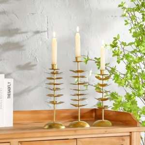 Centre de table élégant en métal de qualité supérieure avec finition dorée polie et bougeoir pour une touche élégante - Product Image 2