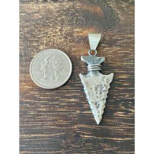 Pendentif Flèche Dorée Ethnique Religieuse Fait Main par Cheryl Yazzie en Argent Sterling Plaqué Or Rose avec Placage Rhodium, Bijou Charme - Product Image 3