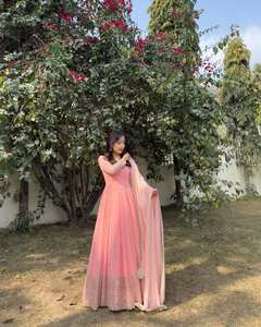 ชุดอนาร์คาลียาวสไตล์อินเดียดั้งเดิมแบบ2024คอลเลกชันผ้าจอร์เจียแบบหนักปักเลื่อมซาริสำหรับงานแต่งงานเทศกาล - Product Image 6