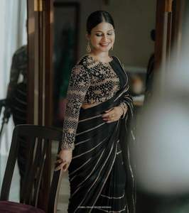 Paillettes de créateur exclusives et broderie Zari en satin lourd Banglori Saree disponibles au prix de gros - Product Image 4