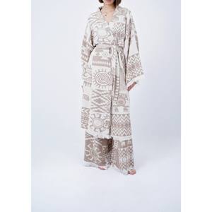 Kimono long pour femme, confortable, à devant ouvert, couche extérieure avec une structure douce pour un style décontracté et une mode moderne - Product Image 1