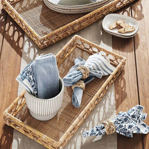 Plateau de service élégant en rotin fait main avec poignées Design tissé écologique pour une décoration intérieure élégante - Product Image 4