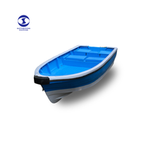 Port de bateau de pêche en mer bateau à moteur avec moteur à essence à palettes