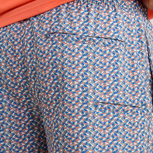 Shorts de plage décontractés pour hommes en polyester de couleur unie, taille élastique, taille mi-haute, séchage rapide, fermeture à cordon, tissu respirant tissé - Product Image 5