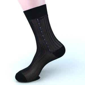 Medias largas transpirables de alta calidad para hombre, calcetines deportivos informales personalizados de poliéster al mejor precio, calcetines largos para hombre - Product Image 4
