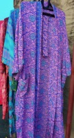 Vente en gros de kimono de vacances de luxe pour femmes Vente en gros de kimonos en soie pour femmes, robe de plage vintage, robe de nuit unique, parfaite