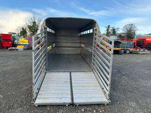 Remolque ganadero de tres ejes de 14 pies de alta resistencia para el transporte de ganado vacuno, ovino, porcino, alpacas y otros animales. - Product Image 5