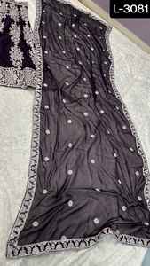 ชุดเลเฮนกาจากนักออกแบบใหม่สำหรับผู้หญิงชุดแต่งกายแบบพิเศษทำจากผ้าไหมคาสทูริหนักพิเศษพร้อมด้ายและงานปักเลื่อมสำหรับงานแต่งงาน - Product Image 6