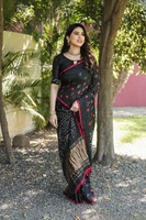 Sari en soie pure Bandhej d'exportation Dhwaja avec bordure Bandhej originale, tissage Zari, design de pallu riche, style traditionnel du Gujarat