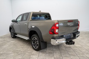 2024 for Hilux Diesel Automatic SUV with Euro II Emission Leather Seats Sunroof Rear Camera <4L Engine <b>TPMS</b> - Product Image 5