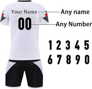 Maillot de football personnalisé en gros 100 % polyester, ensemble de vêtements de football uni, maillot de football d'entraînement à séchage rapide pour hommes - Product Image 2