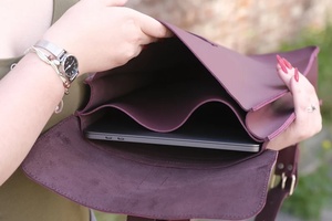 Bolso de cuero genuino hecho a mano para niñas, bolso de moda para mujeres, mochila usada para exteriores, mochila universitaria de cuero marrón - Product Image 3