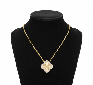 จี้ดอกไม้นำโชคสไตล์คลาสสิกสำหรับผู้หญิงในโอกาสหมั้น - Product Image 5