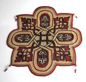 Couverture de table noeud celtique en or rouge avec pièce maîtresse perlée Style classique élégant pour la fête de mariage ou la décoration de vacances - Product Image 2