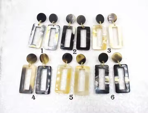 Boucles d'oreilles élégantes en corne de buffle Mode artisanale rentable par Crescent Crafts - Product Image 3