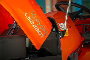 Tractor Agrícola Multifuncional Kubota L5228DT 4x4 de 52HP con Sistema PTO - Product Image 1