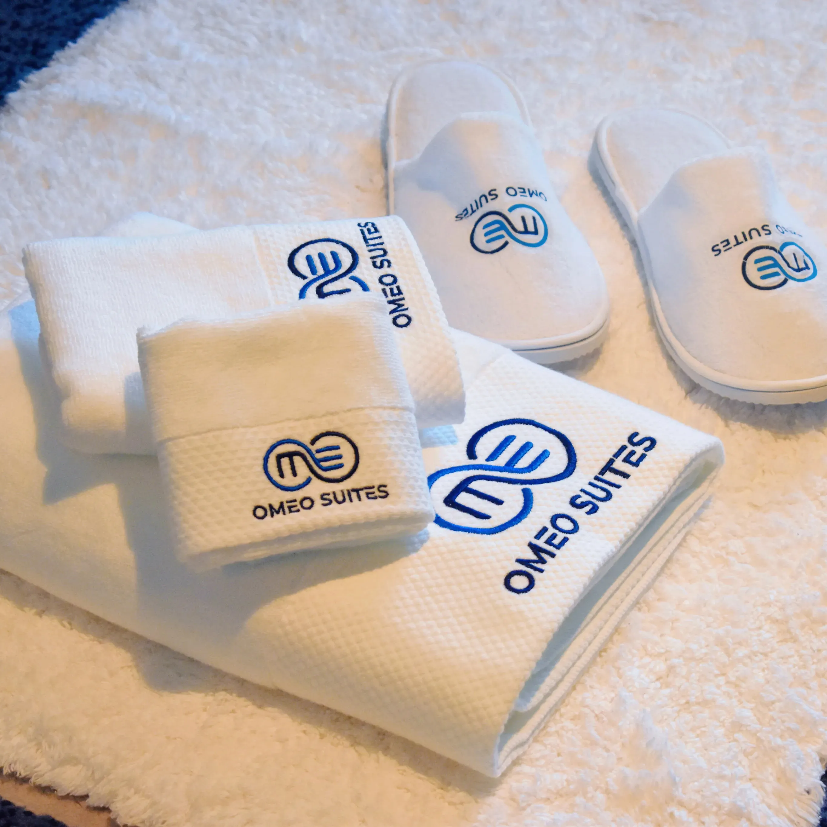 Wholesale Hotel Bath Towel Set GSM400-600 Wash Towel 100% Cotton Luxury White Jacquard Bath Towel Sets with Logo Embroidery