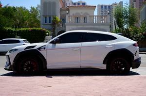 Lamborghini Urus 2019 d'occasion, édition Mansory, conversion de carrosserie en fibre de carbone sèche, Lamborghini Urus 2018-2019 automatique |   Exportation - Product Image 5