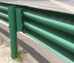 Fabricant de barrières de sécurité routière en acier galvanisé à chaud, fournisseur de barrières anti-collision, certifié EN 1317, qualité diamant - Product Image 1