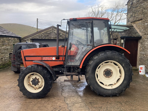 Tractor Agrícola Alemán Zetor PROXIMA CL 90 de 100HP Usado, con Peso de 3000kg - Product Image 2