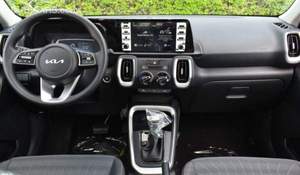 Usado 2024 para Sonet, Volante a la Izquierda, Asientos de Tela con Interior Oscuro, Neumáticos R17, Automático Inteligente, Listo para Conducir - Product Image 4