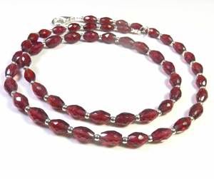สร้อยคอพลอยโกเมนแดงแอฟริกันธรรมชาติเจาะรูตรงกลาง ความยาว 18 นิ้ว คุณภาพสูงจากโมซัมบิก รูปทรงเหลี่ยมเหลี่ยมเพชรพลอย ขนาด 6-9 มม. แบบเม็ดเดี่ยว - Product Image 5