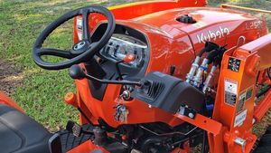 Compre el nuevo tractor de rueda de tractor Kubota L2502 DT 25HP 2WD con engranaje de motor para pequeñas granjas y jardines - Product Image 5