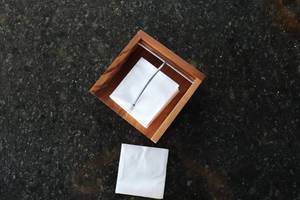 Porte-serviettes en bois élégant pour bureau à domicile Distributeur élégant et durable Couverture décorative Organiser les serviettes Commodément Imperméable - Product Image 2