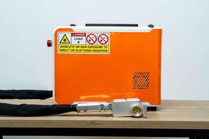 เครื่องกำจัดสนิมด้วยเลเซอร์คุณภาพสูง/การทำความสะอาดที่แม่นยำสำหรับแม่พิมพ์สีและอื่นๆ - Product Image 3