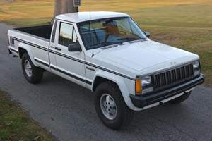 Jeep Comanche 4x4 de 1988 Usado, Transmisión Manual de 5 Velocidades - Product Image 2