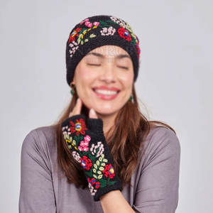 Bonnets de broderie extensibles avec détails brodés modernes Bonnets de broderie confortables - Product Image 3