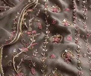 Costumes modernes de créateur premium non cousus pour femmes Indian Fashion-Forward Style traditionnel fantaisie brodé à la main Salwar Kameez - Product Image 2